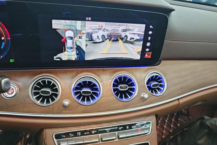Used Mercedes-Benz E-Class New Energy 2022 Facelift E 350 e L Plug-in Hybrid Sedan Audio And AC Panel