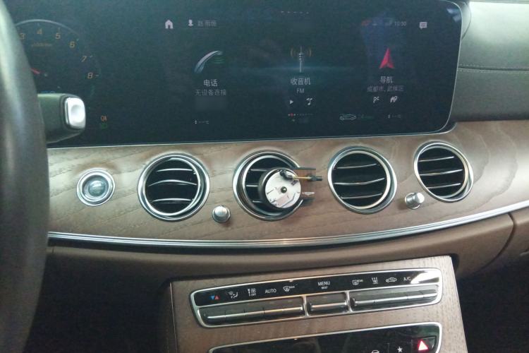Used Mercedes-Benz E-Class New Energy 2022 Facelift E 350 e L Plug-in Hybrid Sedan Audio And AC Panel