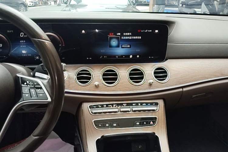 Used Mercedes-Benz E-Class New Energy 2022 Facelift E 350 e L Plug-in Hybrid Sedan Audio And AC Panel