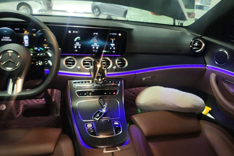 Used Mercedes-Benz E-Class New Energy 2022 Second Facelift E 350 e L Plug-in Hybrid Sports Sedan Audio And AC Panel