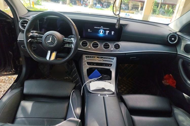 Used Mercedes-Benz E-Class New Energy 2022 Second Facelift E 350 e L Plug-in Hybrid Sports Sedan Center Console