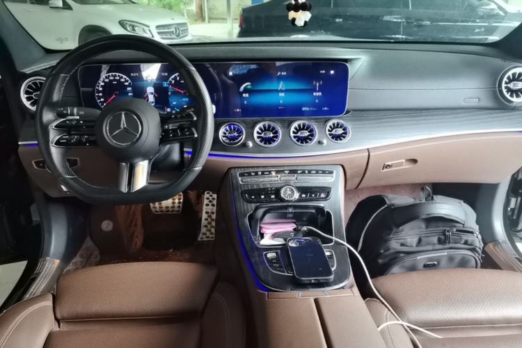 Used Mercedes-Benz E-Class New Energy 2022 Second Facelift E 350 e L Plug-in Hybrid Sports Sedan Center Console
