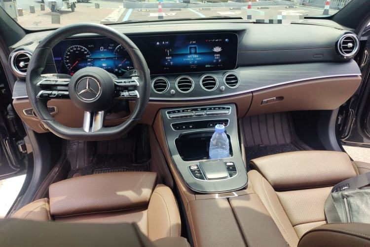 Used Mercedes-Benz E-Class New Energy 2022 Second Facelift E 350 e L Plug-in Hybrid Sports Sedan Center Console