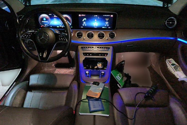 Used Mercedes-Benz E-Class New Energy 2022 Facelift E 350 e L Plug-in Hybrid Sedan Center Console