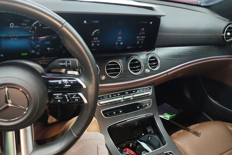 Used Mercedes-Benz E-Class New Energy 2022 Second Facelift E 350 e L Plug-in Hybrid Sports Sedan Center Console