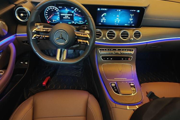 Used Mercedes-Benz E-Class New Energy 2022 Facelift E 350 e L Plug-in Hybrid Sedan Center Console