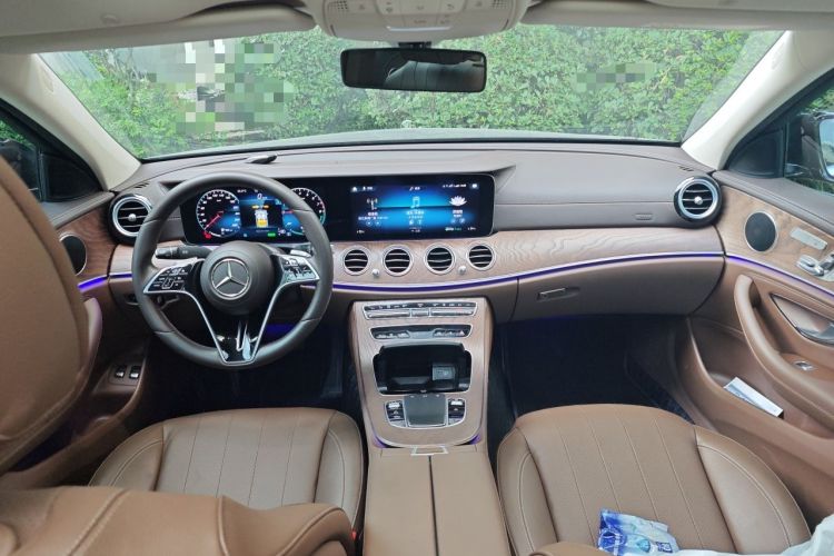 Used Mercedes-Benz E-Class New Energy 2022 Facelift E 350 e L Plug-in Hybrid Sedan Center Console