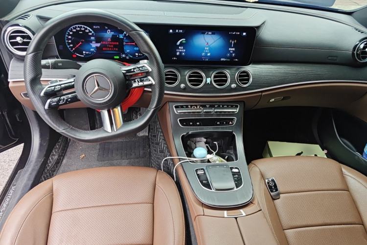 Used Mercedes-Benz E-Class New Energy 2022 Restyled E 350 e L Plug-in Hybrid Sports Sedan Center Console