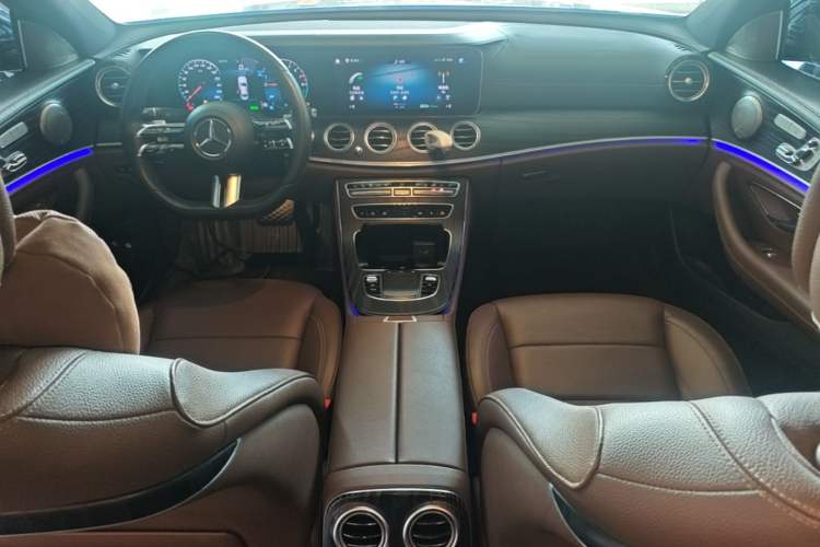 Used Mercedes-Benz E-Class New Energy 2022 Second Facelift E 350 e L Plug-in Hybrid Sports Sedan Center Console