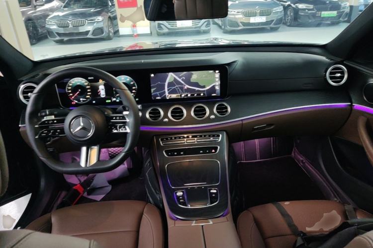 Used Mercedes-Benz E-Class New Energy 2022 E 350 e L Plug-in Hybrid Sports Sedan Center Console