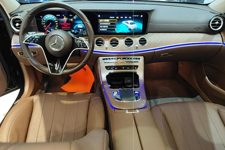 Used Mercedes-Benz E-Class New Energy 2022 Restyled E 350 e L Plug-in Hybrid Sedan Center Console