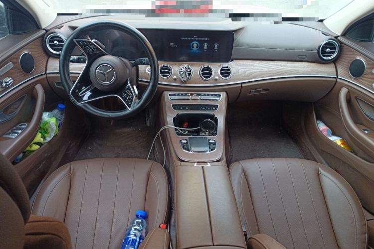 Used Mercedes-Benz E-Class New Energy 2022 Restyled E 350 e L Plug-in Hybrid Sedan Center Console