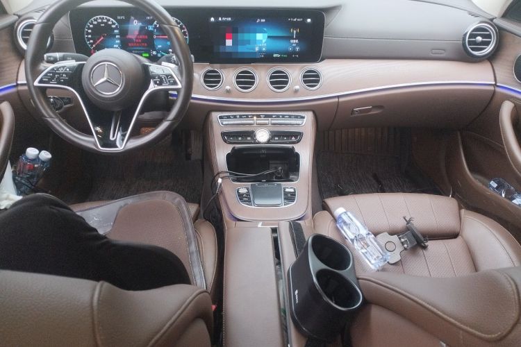 Used Mercedes-Benz E-Class New Energy 2022 Second Facelift E 350 e L Plug-in Hybrid Sedan Center Console