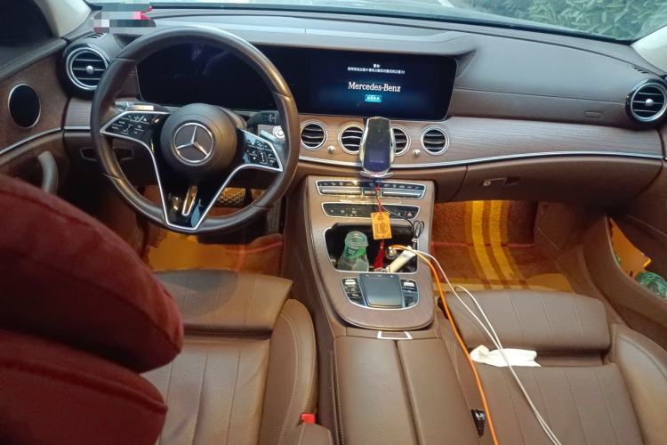 Used Mercedes-Benz E-Class New Energy 2022 Facelift E 350 e L Plug-in Hybrid Sedan Center Console