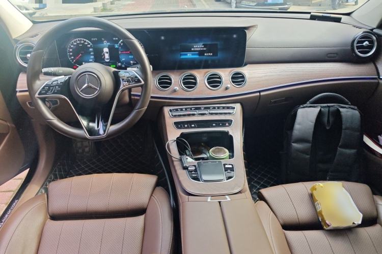 Used Mercedes-Benz E-Class New Energy 2022 Facelift E 350 e L Plug-in Hybrid Sedan Center Console