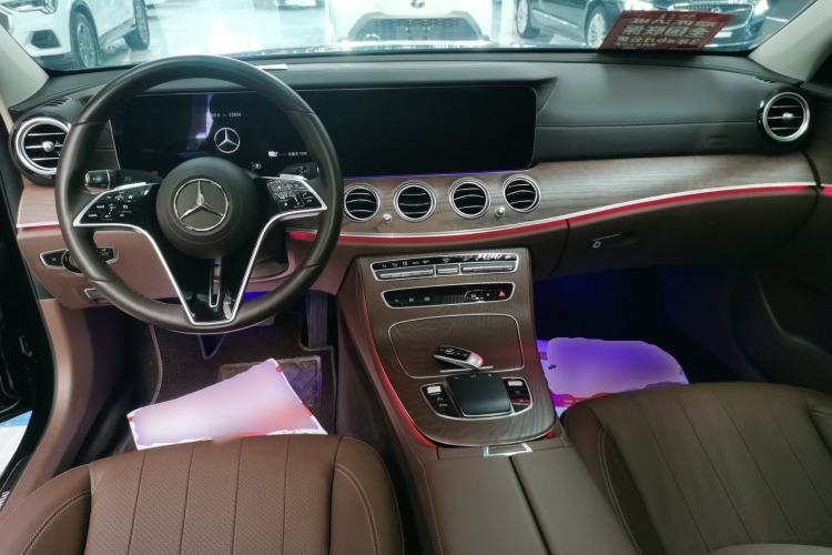 Used Mercedes-Benz E-Class New Energy 2022 Second Facelift E 350 e L Plug-in Hybrid Sedan Center Console