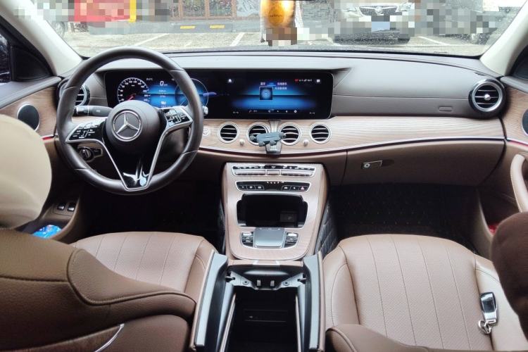 Used Mercedes-Benz E-Class New Energy 2022 Restyled E 350 e L Plug-in Hybrid Sedan Center Console