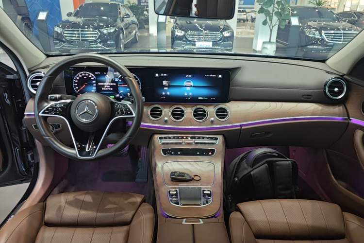 Used Mercedes-Benz E-Class New Energy 2022 Second Facelift E 350 e L Plug-in Hybrid Sedan Center Console