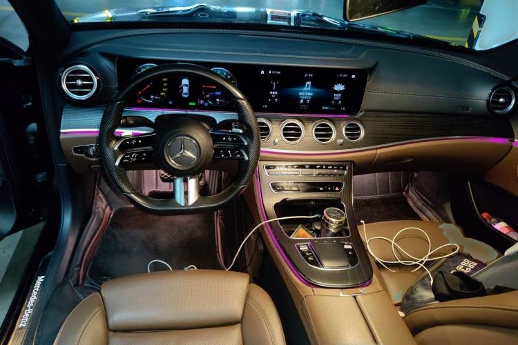 Used Mercedes-Benz E-Class New Energy 2022 Second Facelift E 350 e L Plug-in Hybrid Sports Sedan Center Console