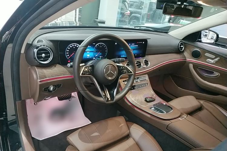 Used Mercedes-Benz E-Class New Energy 2022 Facelift E 350 e L Plug-in Hybrid Sedan Center Console