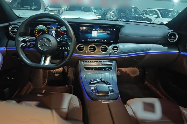Used Mercedes-Benz E-Class New Energy 2022 Restyled E 350 e L Plug-in Hybrid Sports Sedan Center Console