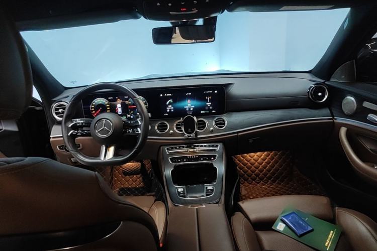 Used Mercedes-Benz E-Class New Energy 2022 Second Facelift E 350 e L Plug-in Hybrid Sports Sedan Center Console
