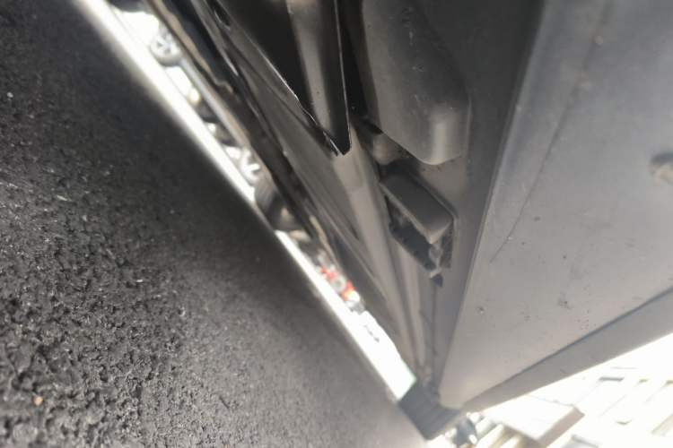 Used Mercedes-Benz E-Class New Energy 2022 E 350 e L Plug-in Hybrid Sports Sedan Chassis Front Left
