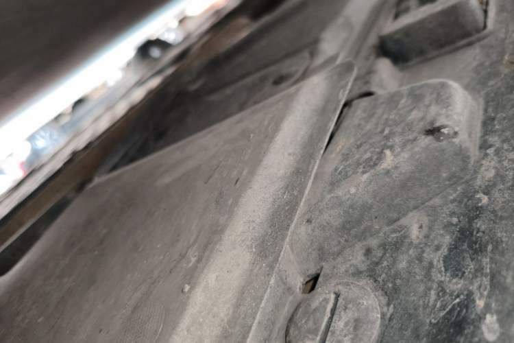 Used Mercedes-Benz E-Class New Energy 2022 E 350 e L Plug-in Hybrid Sedan Chassis Front Right