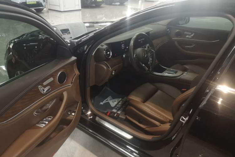 Used Mercedes-Benz E-Class New Energy 2022 Second Facelift E 350 e L Plug-in Hybrid Sedan Driver Seat