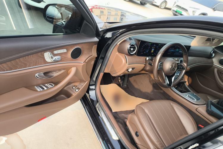 Used Mercedes-Benz E-Class New Energy 2022 Second Facelift E 350 e L Plug-in Hybrid Sedan Driver Seat