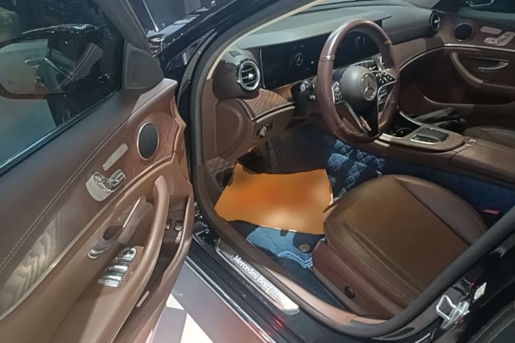 Used Mercedes-Benz E-Class New Energy 2022 Restyled E 350 e L Plug-in Hybrid Sports Sedan Driver Seat