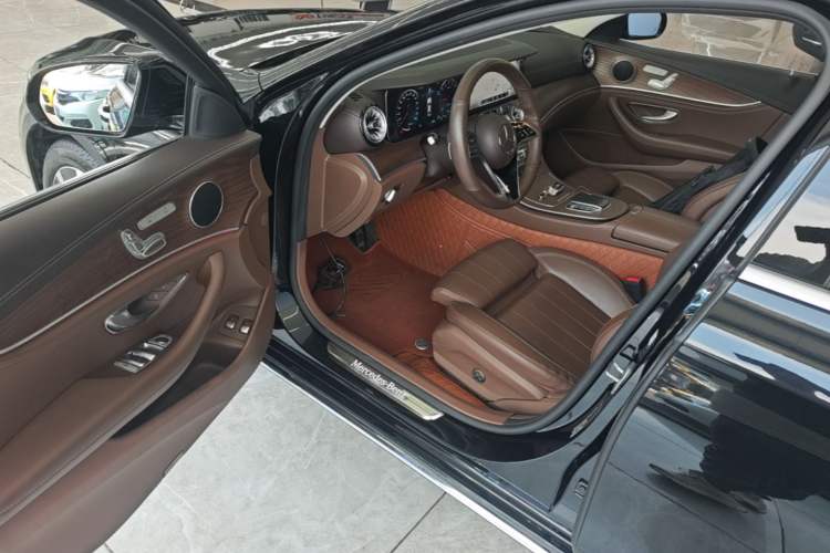 Used Mercedes-Benz E-Class New Energy 2022 Facelift E 350 e L Plug-in Hybrid Sedan Driver Seat