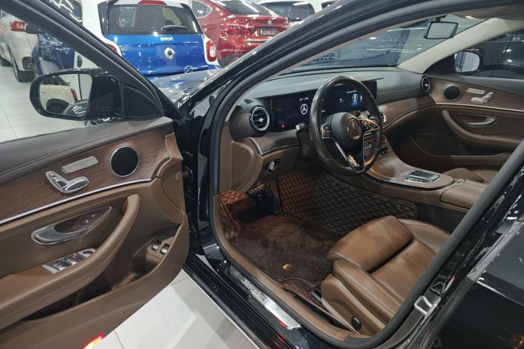 Used Mercedes-Benz E-Class New Energy 2022 Second Facelift E 350 e L Plug-in Hybrid Sedan Driver Seat