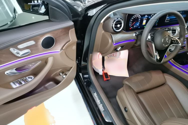 Used Mercedes-Benz E-Class New Energy 2022 Facelift E 350 e L Plug-in Hybrid Sedan Driver Seat
