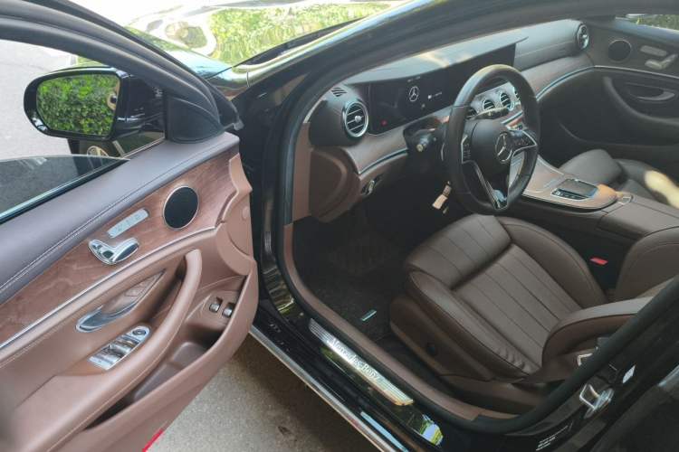 Used Mercedes-Benz E-Class New Energy 2022 Facelift E 350 e L Plug-in Hybrid Sedan Driver Seat