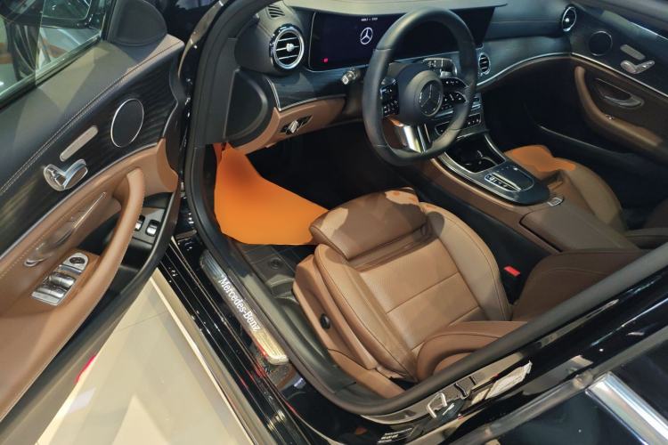 Used Mercedes-Benz E-Class New Energy 2022 Second Facelift E 350 e L Plug-in Hybrid Sports Sedan Driver Seat