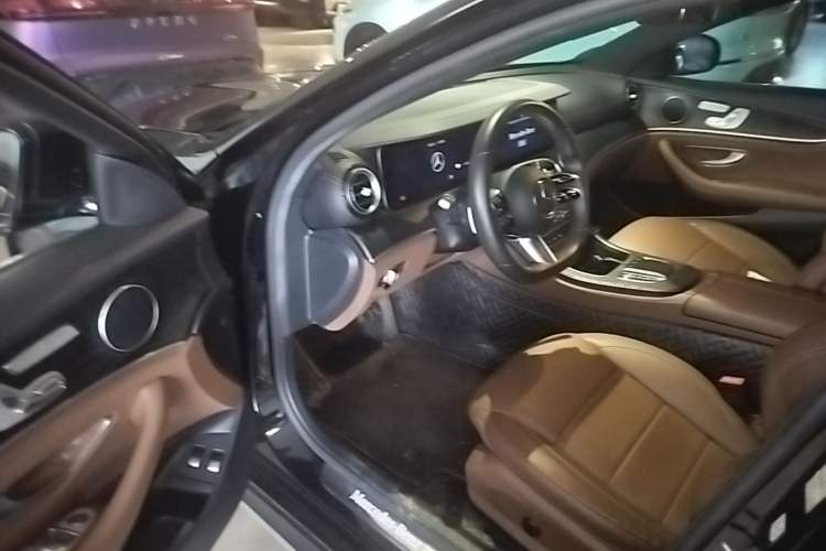 Used Mercedes-Benz E-Class New Energy 2022 Restyled E 350 e L Plug-in Hybrid Sports Sedan Driver Seat