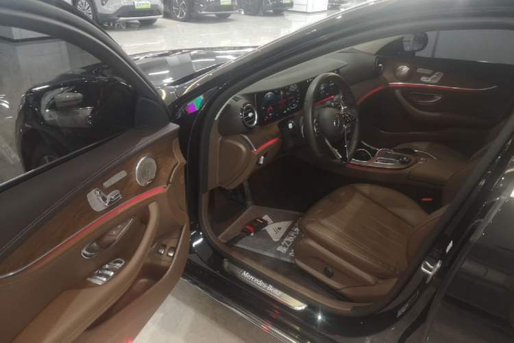 Used Mercedes-Benz E-Class New Energy 2022 E 350 e L Plug-in Hybrid Sedan Driver Seat