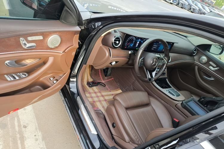 Used Mercedes-Benz E-Class New Energy 2022 Facelift E 350 e L Plug-in Hybrid Sedan Driver Seat