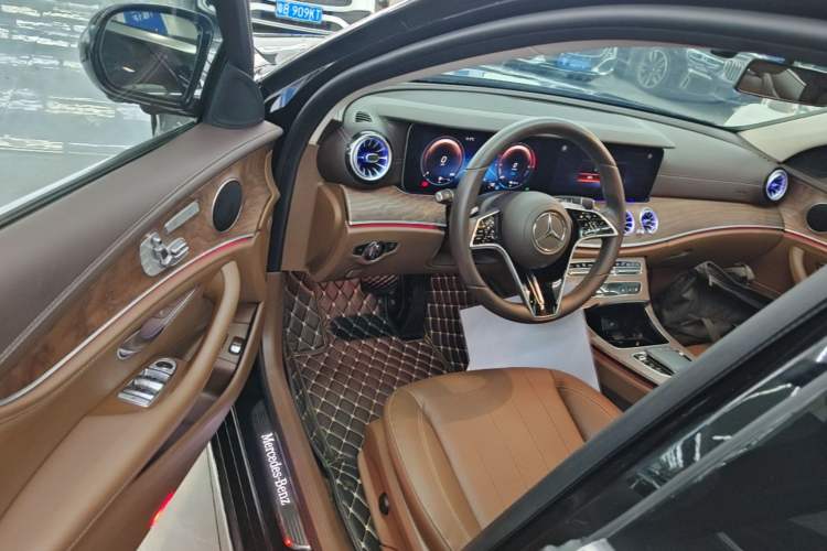 Used Mercedes-Benz E-Class New Energy 2022 Facelift E 350 e L Plug-in Hybrid Sedan Driver Seat