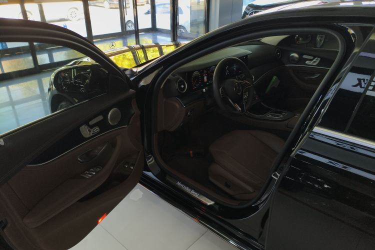 Used Mercedes-Benz E-Class New Energy 2022 Restyled E 350 e L Plug-in Hybrid Sedan Driver Seat