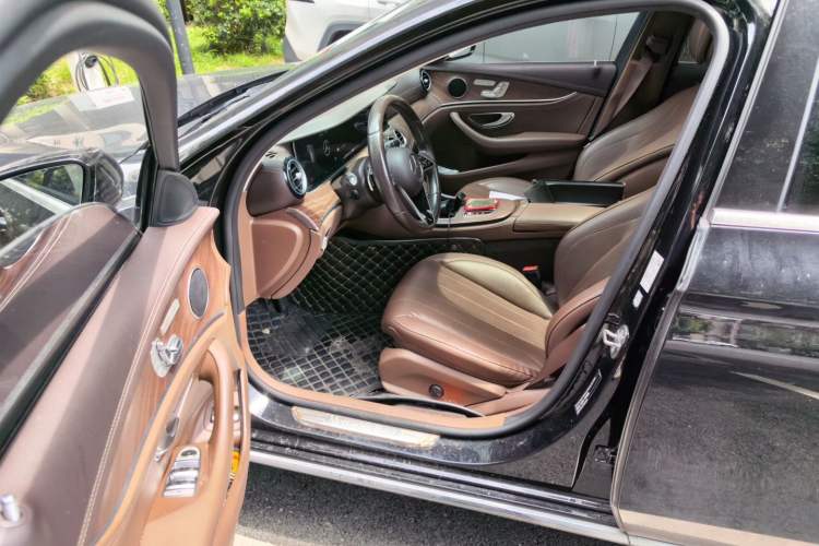 Used Mercedes-Benz E-Class New Energy 2022 Restyled E 350 e L Plug-in Hybrid Sports Sedan Driver Seat