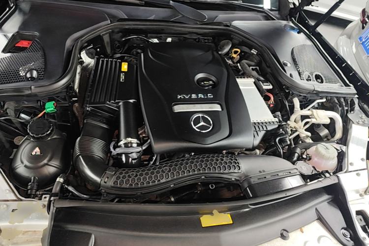 Used Mercedes-Benz E-Class New Energy 2022 E 350 e L Plug-in Hybrid Sports Sedan Engine Bay