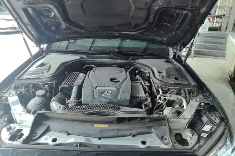 Used Mercedes-Benz E-Class New Energy 2022 Second Facelift E 350 e L Plug-in Hybrid Sports Sedan Engine Bay
