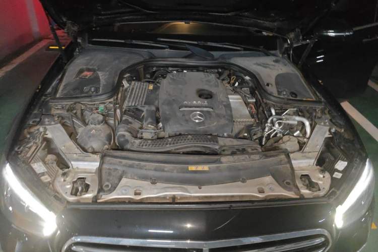 Used Mercedes-Benz E-Class New Energy 2022 E 350 e L Plug-in Hybrid Sedan Engine Bay