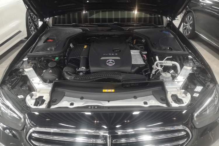Used Mercedes-Benz E-Class New Energy 2022 Second Facelift E 350 e L Plug-in Hybrid Sedan Engine Bay