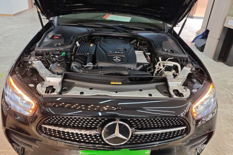 Used Mercedes-Benz E-Class New Energy 2022 Restyled E 350 e L Plug-in Hybrid Sports Sedan Engine Bay