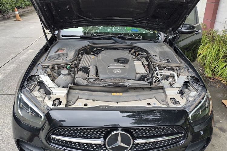 Used Mercedes-Benz E-Class New Energy 2022 E 350 e L Plug-in Hybrid Sports Sedan Engine Bay