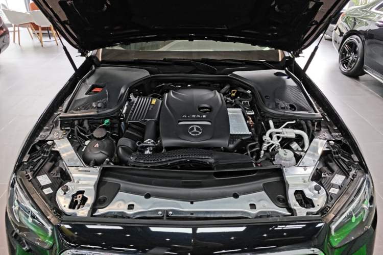 Used Mercedes-Benz E-Class New Energy 2022 E 350 e L Plug-in Hybrid Sedan Engine Bay