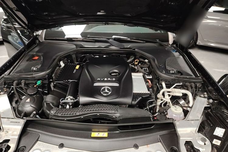 Used Mercedes-Benz E-Class New Energy 2022 E 350 e L Plug-in Hybrid Sports Sedan Engine Bay